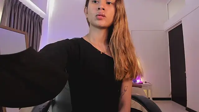 Snapshot of Tamy_edwards chatting on 16, 10, 2025 Tamy edwards online show from 16, 10, 2025