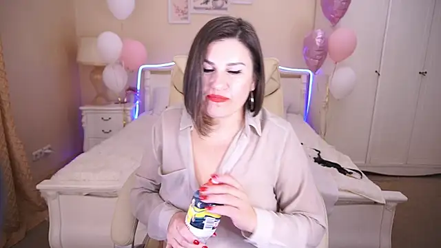 KiraRoxx online show from 19, 2, 2025