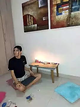 cuteluci  online show from 8, 12, 2024