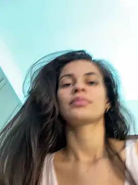 cuteluci  online show from 20, 12, 2024