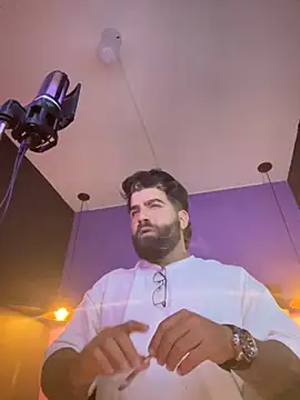 Lyon vach online show from 10, 10, 2025