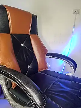 Black-Pearll online show from 12, 2, 2025