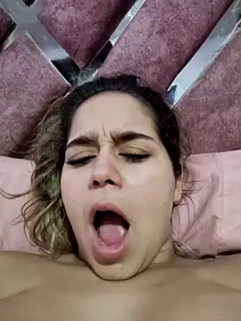 LaurenWelly  online show from 4, 2, 2025