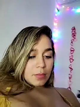 LaurenWelly  online show from 6, 2, 2025