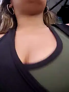 LaurenWelly  online show from 10, 2, 2025