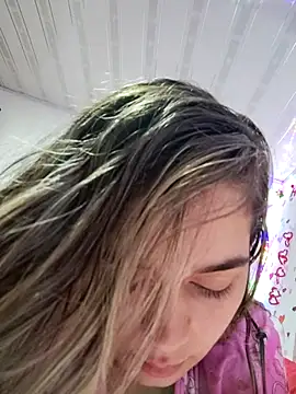 LaurenWelly  online show from 21, 2, 2025