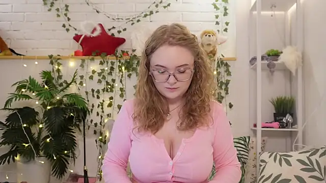 MonicaAsis online show from 25, 9, 2025