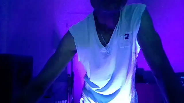 Snapshot of brunoguunot chatting on 27, 9, 2025 brunoguunot online show from 27, 9, 2025