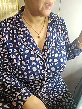 Foxlady2271 online show from 29, 1, 2025