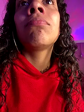 Snapshot of NINA_18_YEARS chatting on 3, 11, 2025 NINA 18 YEARS online show from 3, 11, 2025