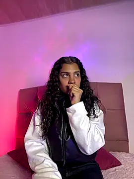 Snapshot of NINA_18_YEARS chatting on 7, 11, 2025 NINA 18 YEARS online show from 7, 11, 2025