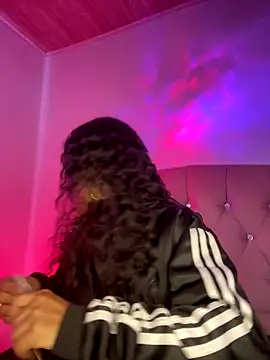 Snapshot of NINA_18_YEARS chatting on 11, 11, 2025 NINA 18 YEARS online show from 11, 11, 2025