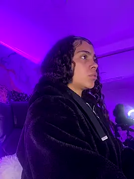 Snapshot of NINA_18_YEARS chatting on 13, 11, 2025 NINA 18 YEARS online show from 13, 11, 2025