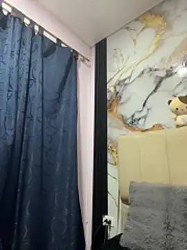 Snapshot of NINA_18_YEARS chatting on 19, 11, 2025 NINA 18 YEARS online show from 19, 11, 2025