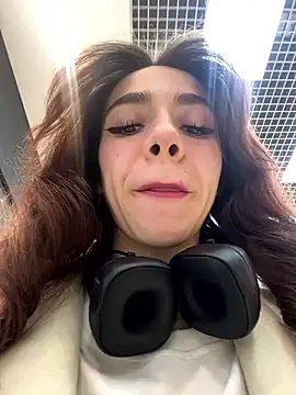 Lily  Belle online show from 23, 12, 2024