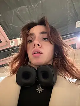 Lily  Belle online show from 25, 1, 2025