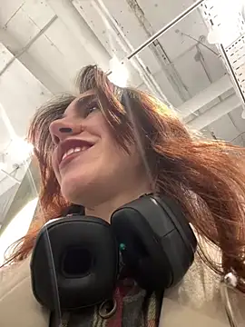 Lily  Belle online show from 15, 2, 2025