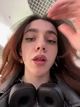 Lily  Belle online show from 13, 3, 2025