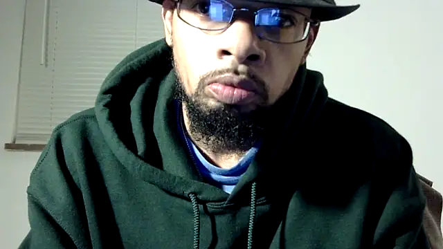 Snapshot of WhiskeyWood_DuhGOD chatting on 12, 2, 2025 WhiskeyWood DuhGOD online show from 12, 2, 2025