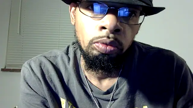 Snapshot of WhiskeyWood_DuhGOD chatting on 10, 3, 2025 WhiskeyWood DuhGOD online show from 10, 3, 2025