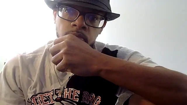 Snapshot of WhiskeyWood_DuhGOD chatting on 10, 9, 2025 WhiskeyWood DuhGOD online show from 10, 9, 2025