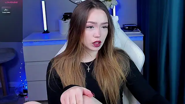 Evia r0se online show from 4, 11, 2025