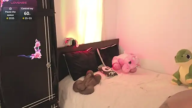 Snapshot of amy_nicolee chatting on 23, 10, 2025 amy nicolee online show from 23, 10, 2025