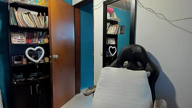 peanut tangerine online show from 9, 11, 2025