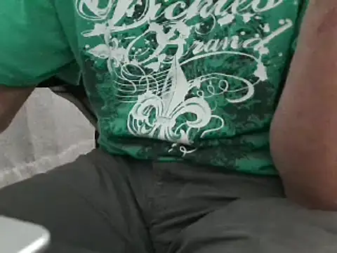 Snapshot of overaveragefreak4you chatting on 24, 12, 2024 overaveragefreak4you online show from 24, 12, 2024