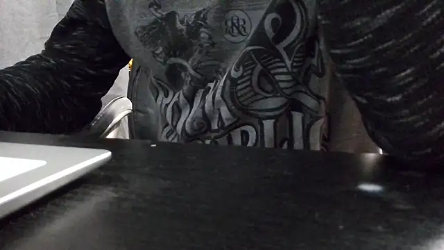 Snapshot of overaveragefreak4you chatting on 1, 2, 2025 overaveragefreak4you online show from 1, 2, 2025