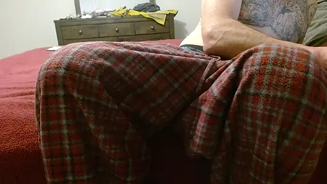 Snapshot of overaveragefreak4you chatting on 20, 2, 2025 overaveragefreak4you online show from 20, 2, 2025