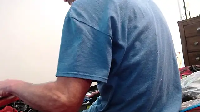 Snapshot of overaveragefreak4you chatting on 7, 3, 2025 overaveragefreak4you online show from 7, 3, 2025