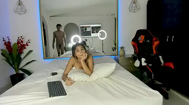 Snapshot of mia_and_masterboy chatting on 3, 12, 2024 mia and masterboy online show from 3, 12, 2024