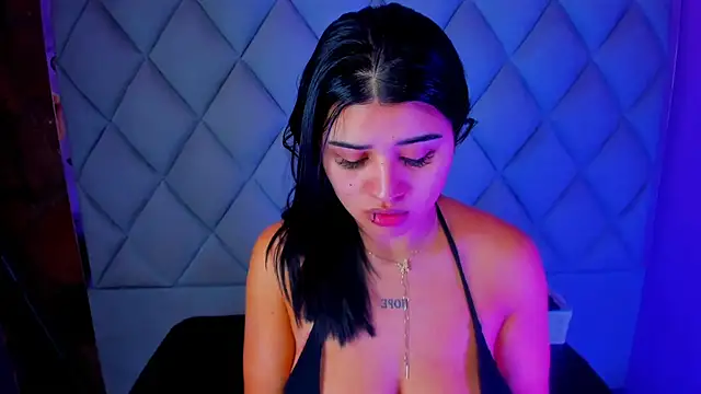 venusowen  online show from 8, 10, 2025