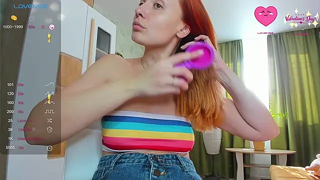 LuxieDelight online show from 2, 2, 2025