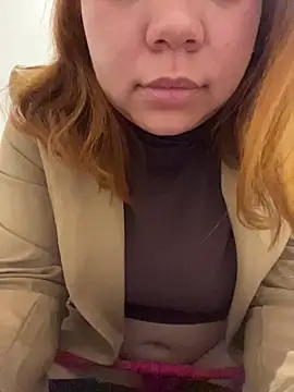 Snapshot of DoceRuiva chatting on 27, 10, 2025 DoceRuiva online show from 27, 10, 2025