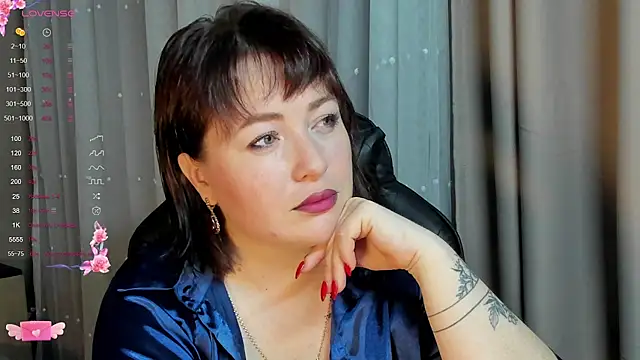 Victoria Di online show from 5, 10, 2025