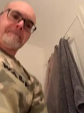 Snapshot of MaxVain chatting on 2, 2, 2025 MaxVain online show from 2, 2, 2025