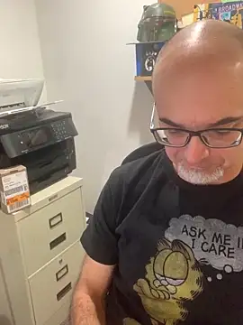 Snapshot of MaxVain chatting on 14, 10, 2025 MaxVain online show from 14, 10, 2025