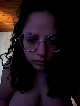 Snapshot of babyluna939 chatting on 17, 12, 2025 babyluna939 online show from 17, 12, 2025