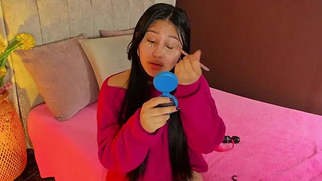 Snapshot of Little_Ivy chatting on 22, 10, 2025 Little Ivy online show from 22, 10, 2025