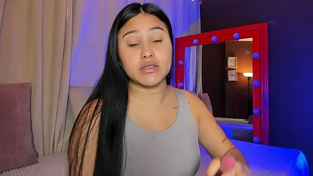 Little Ivy online show from 21, 2, 2026