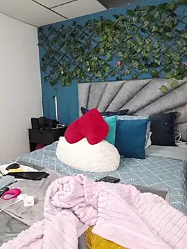 Grey Lorenz11 online show from 19, 2, 2026