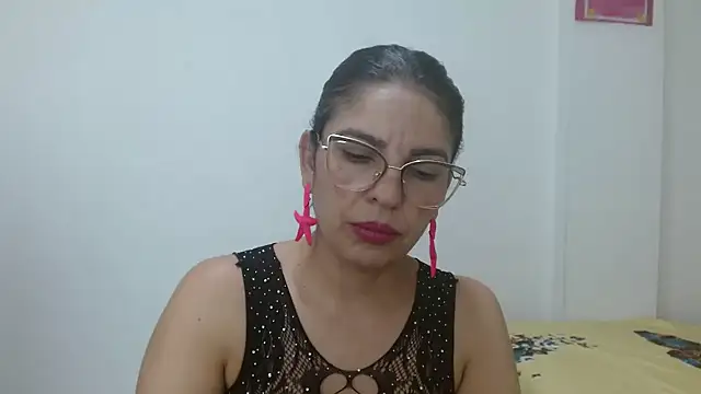 Snapshot of anybellucci43 chatting on 16, 12, 2024 anybellucci43 online show from 16, 12, 2024