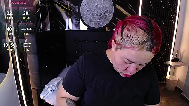 Bruja  Scarlata online show from 21, 10, 2025