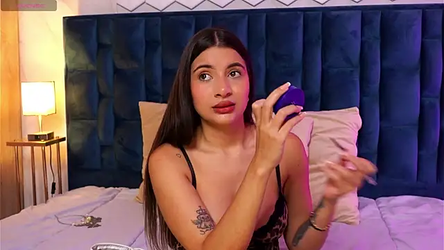 Snapshot of AnitaKariri chatting on 20, 10, 2025 AnitaKariri online show from 20, 10, 2025