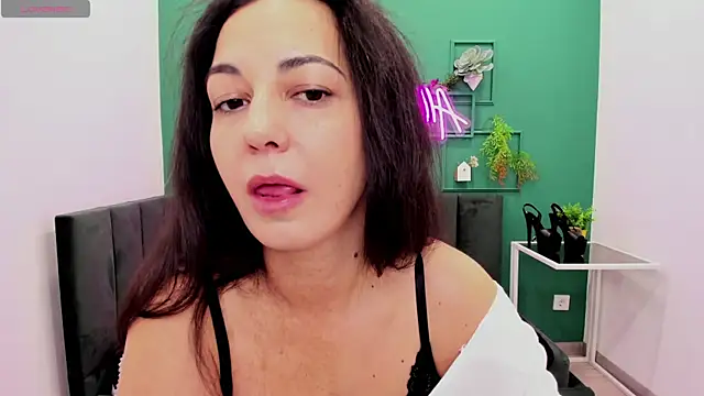 Linda Insatiable online show from 28, 11, 2025