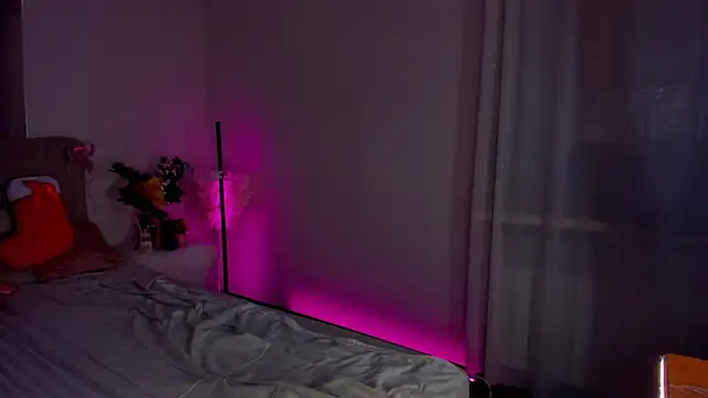 Laura Leee online show from 29, 12, 2024