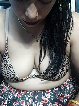 Snapshot of Urmila_bhabhii chatting on 5, 11, 2025 Urmila bhabhii online show from 5, 11, 2025