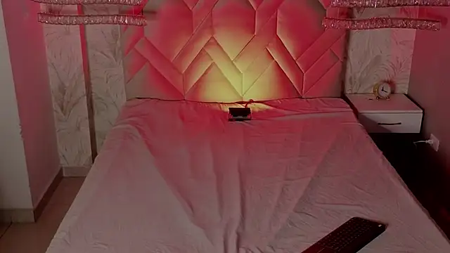 MaxHeat  online show from 20, 2, 2025